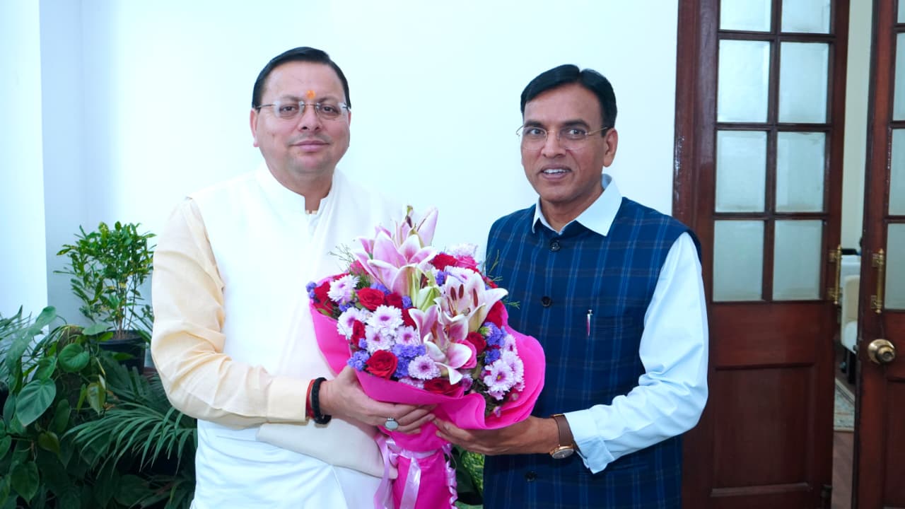 मुख्यमंत्री पुष्कर सिंह धामी ने केंद्रीय युवा कार्यक्रम एवं खेल मंत्री डॉ. मनसुख मंडाविया से की मुलाक़ात